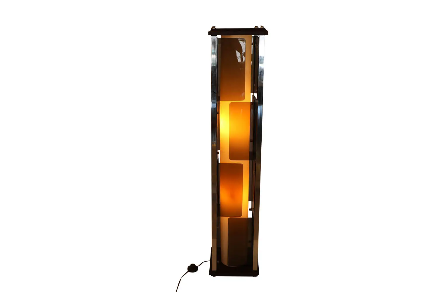 0679df93-aaf1-4563-9566-0e07f44c00ea_Mid-Century-Lucite-Paneled-Rectangular-Floor-Lamp-10.webp