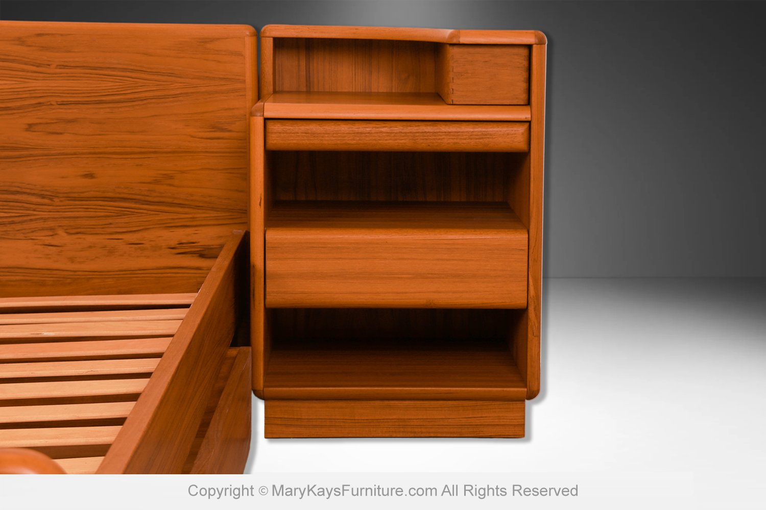 4081be22-c054-4648-b0c2-0dce1049b0ce_Danish-Mid-Century-Teak-King-Platform-Bed-and-Nightstands-12.jpg