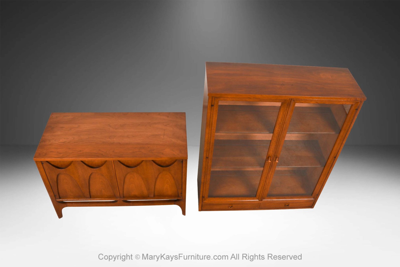 Mid-Century-Walnut-Buffet-China-Cabinet-Broyhill-Brasilia-13.jpg