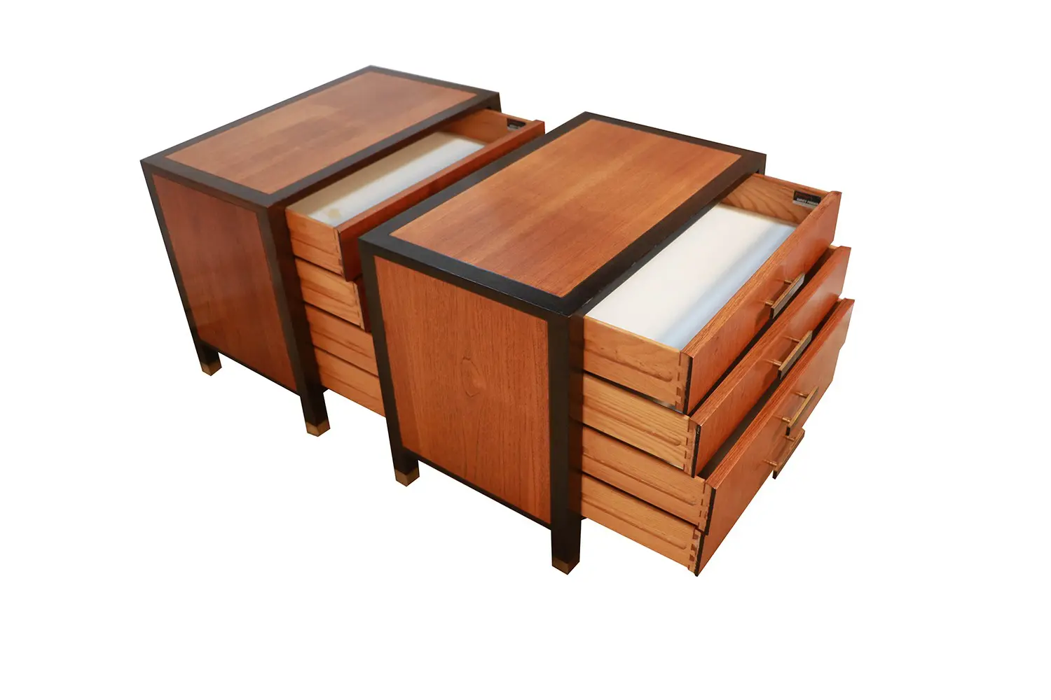 0a66fd3a-178e-4714-8093-8c1d57b55a86_Pair-Mid-Century-Harvey-Probber-Nightstands-End-Tables-6.webp