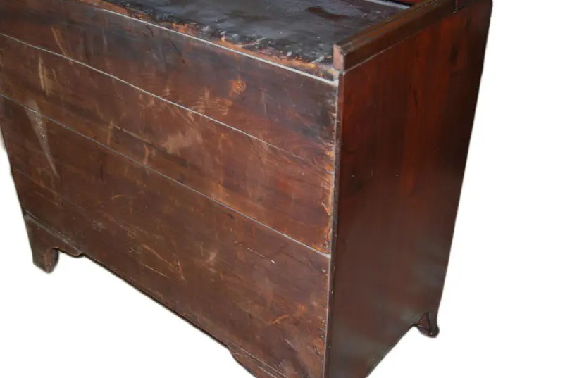 3bd02660-34f9-49a4-a2cb-9280d759bc56_A-Federal-New-England-mahogany-tambour-secretary-chest-3.webp