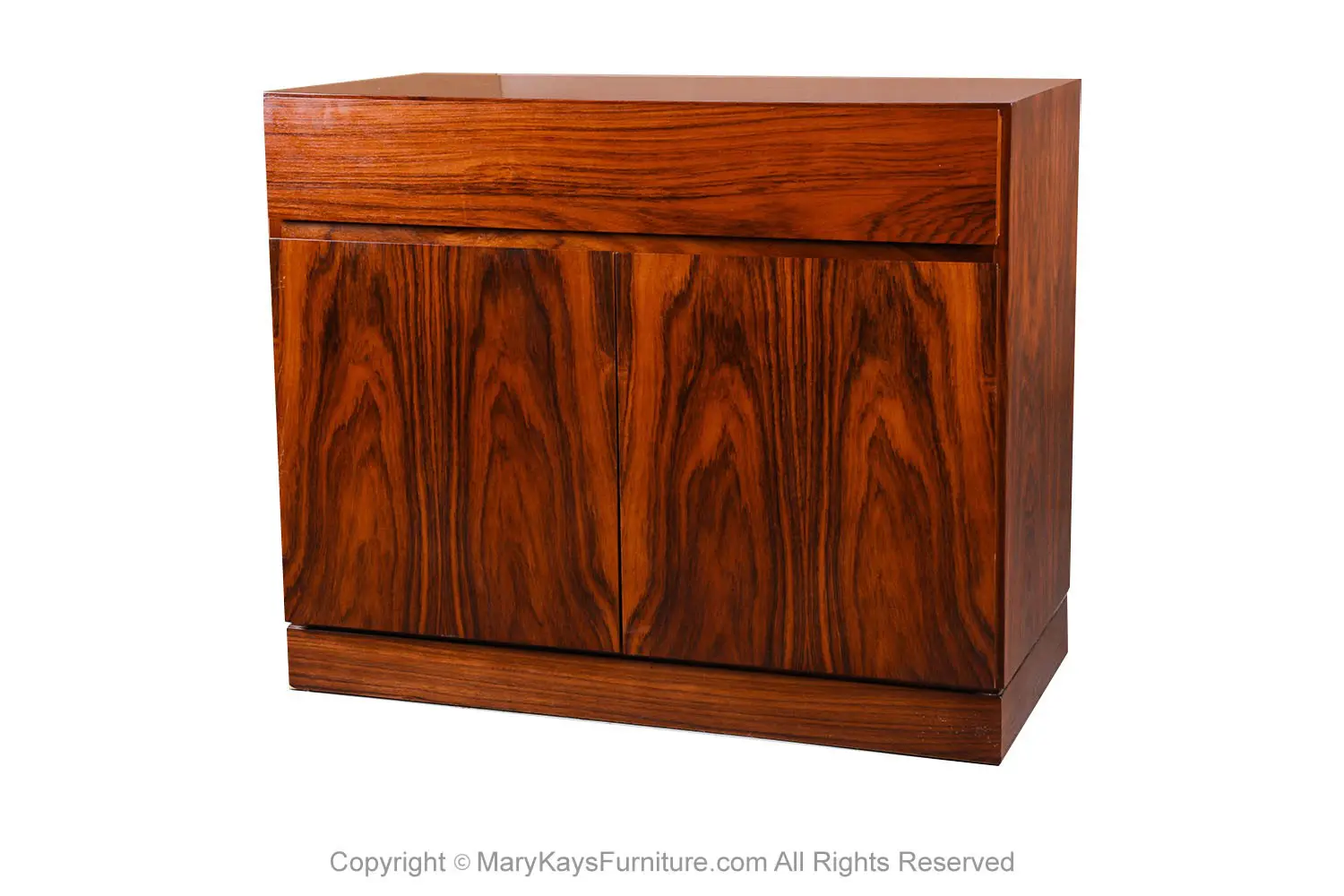 78ef1eb4-e2aa-41c7-a34e-34f6a9f21663_Mid-Century-Danish-Rosewood-Two-Door-Credenza-Arne-Wahl-Iversen-for-Vinde-Mobelfabrik-2.webp