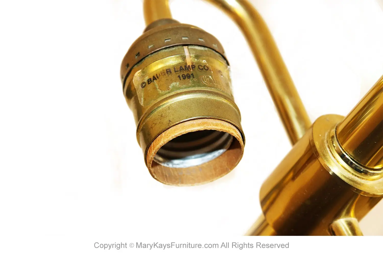 Bauer-Lamp-Company-Lucite-Brass-and-Glass-Table-Lamp-9-1.webp
