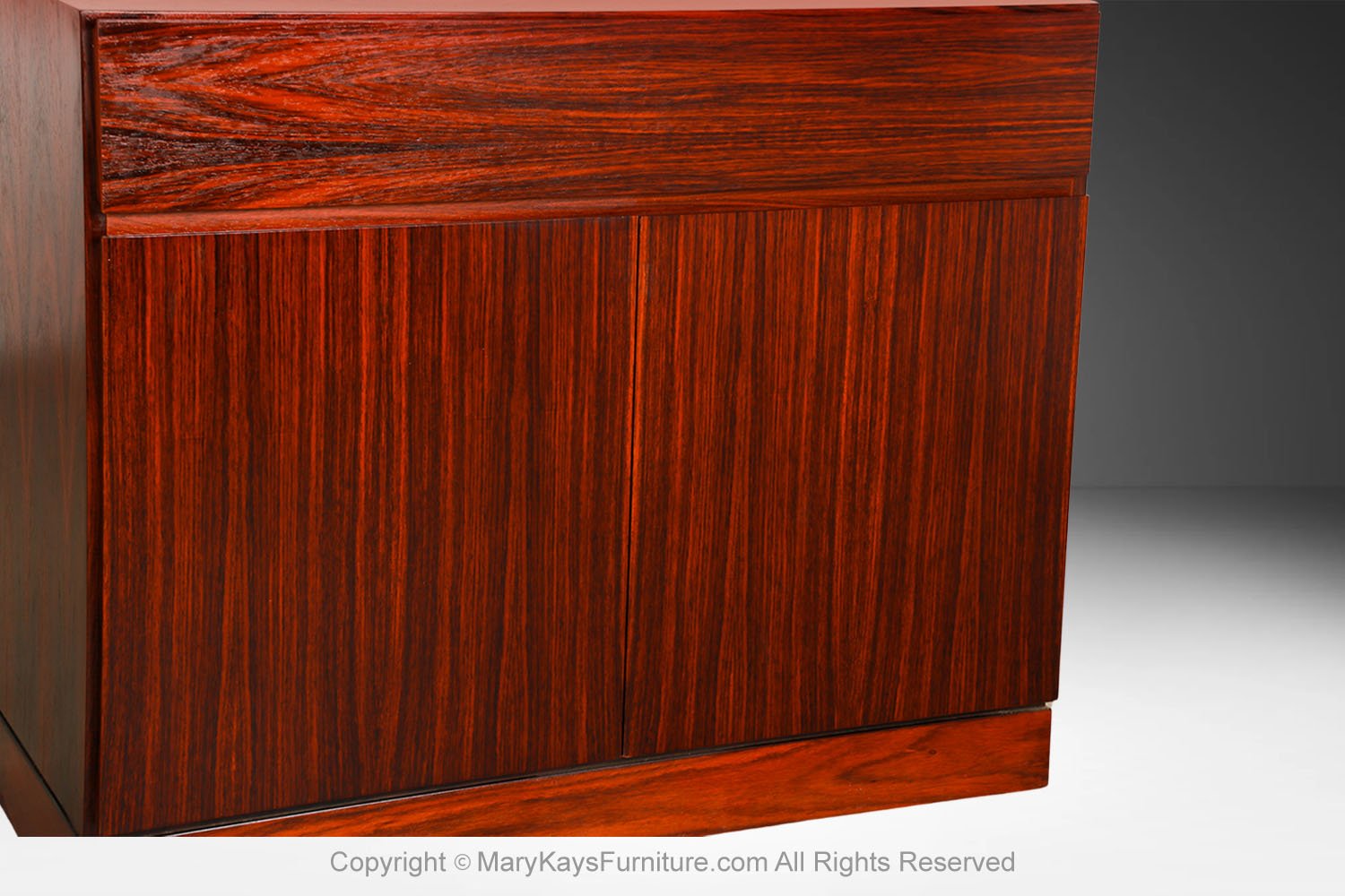 Mid-Century-Danish-Rosewood-Two-Door-Credenza-Arne-Wahl-Iversen-for-Vinde-Mobelfabrik-6.jpg