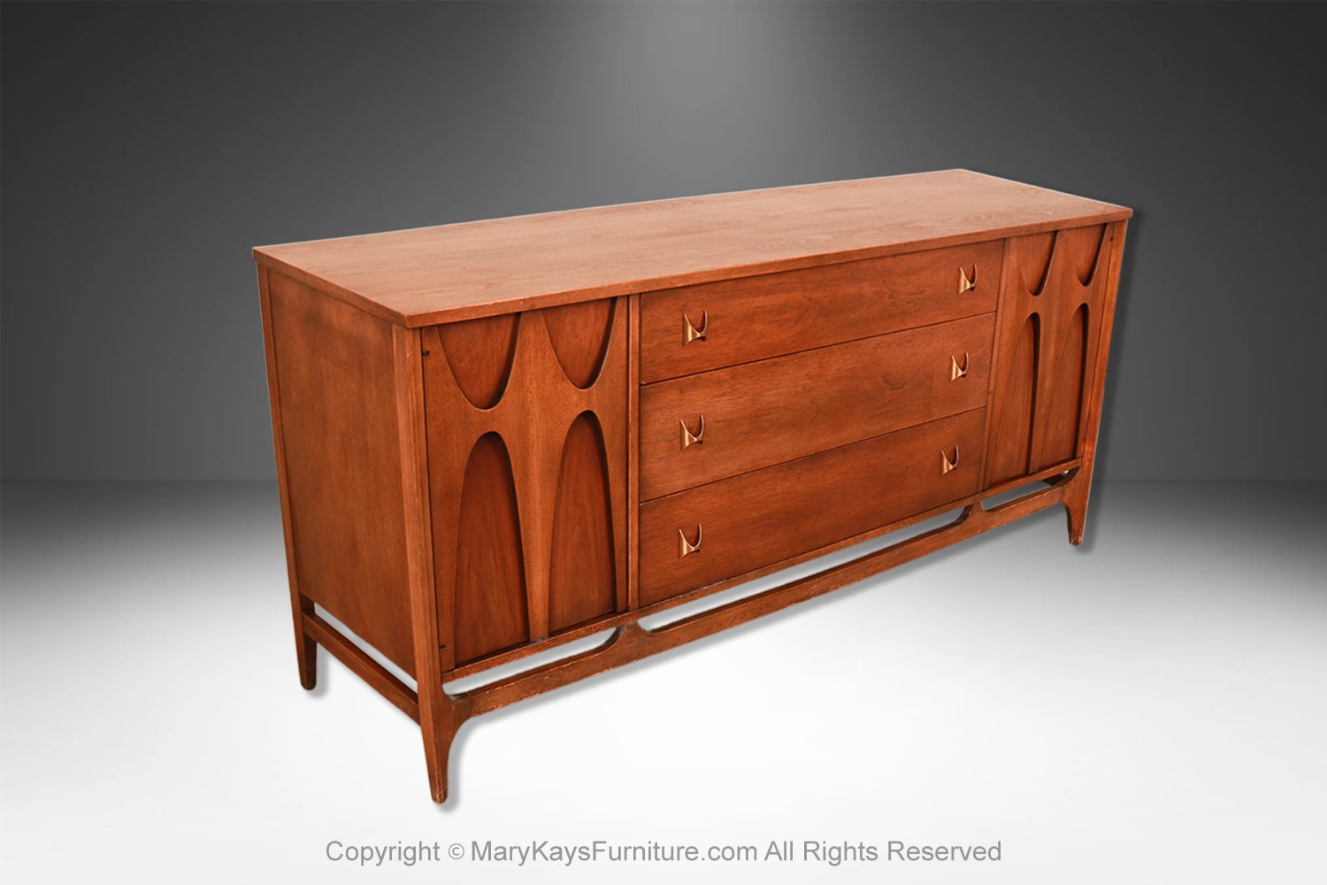 b493a473-ab93-4fe2-906a-849688f2eb63_Mid-Century-Modern-Broyhill-Brasilia-Credenza-Dresser-4-1.jpg