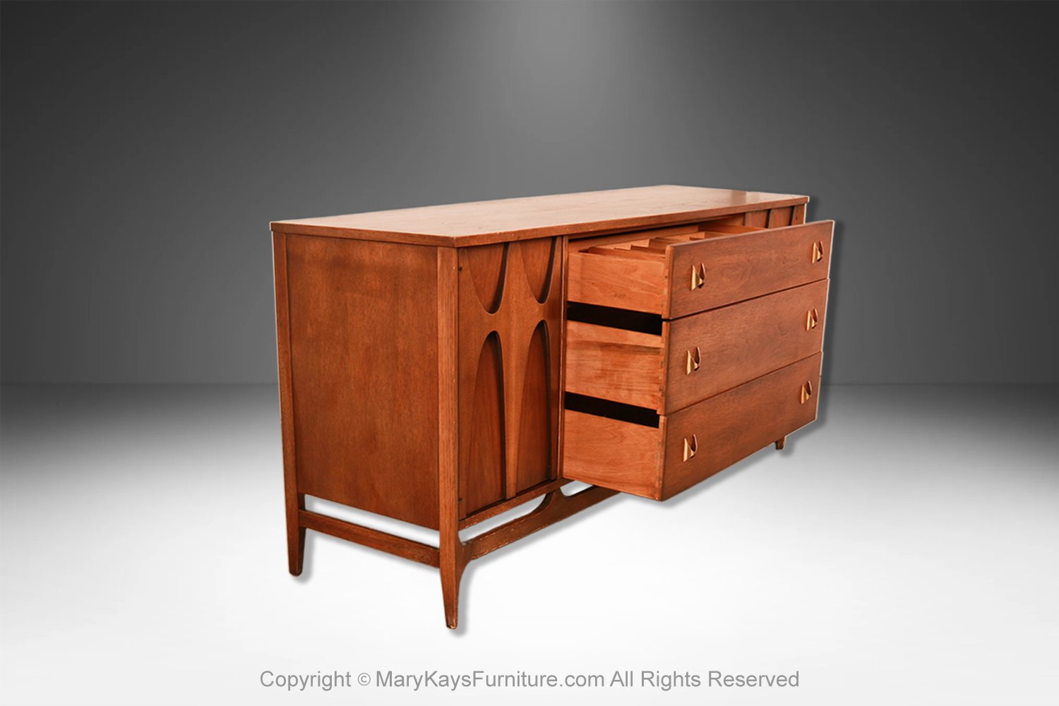 b493a473-ab93-4fe2-906a-849688f2eb63_Mid-Century-Modern-Broyhill-Brasilia-Credenza-Dresser-5-1.jpg