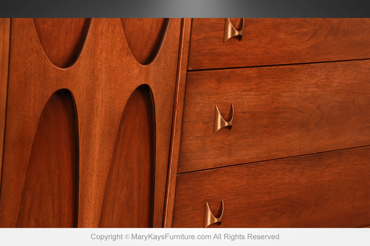 b493a473-ab93-4fe2-906a-849688f2eb63_Mid-Century-Modern-Broyhill-Brasilia-Credenza-Dresser-7-1.jpg
