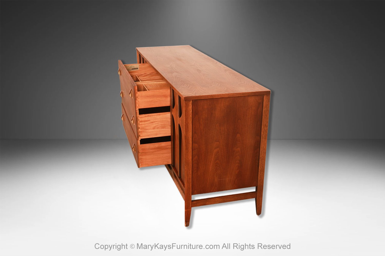 b493a473-ab93-4fe2-906a-849688f2eb63_Mid-Century-Modern-Broyhill-Brasilia-Credenza-Dresser-9-1.jpg