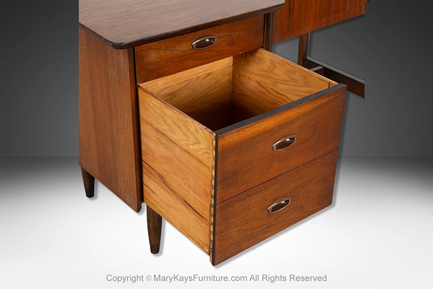e45cd99a-debb-4afe-9895-34ea4f5dd80f_Mid-Century-Mainline-Hooker-Walnut-Desk-10.jpg