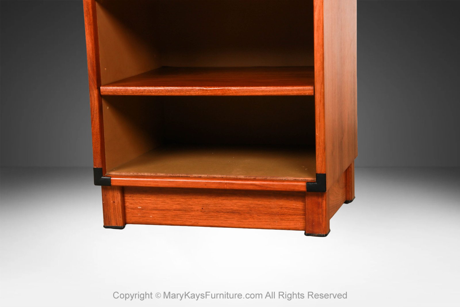 Mid-Century-pair-of-nightstands-side-tables-Drexel-Modulus-collection-13.jpg