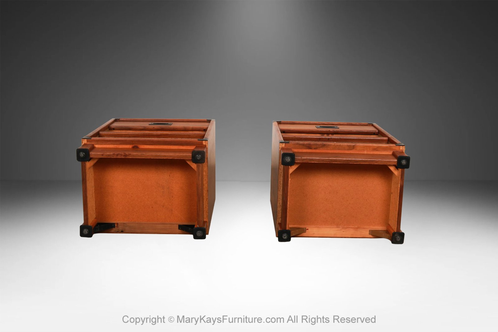 Mid-Century-pair-of-nightstands-side-tables-Drexel-Modulus-collection-14.jpg