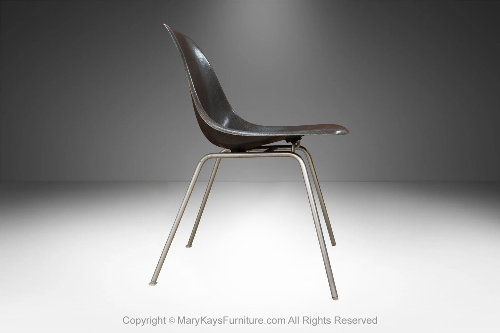 Herman-Miller-Eames-molded-fiberglass-shell-side-chair-10.jpg