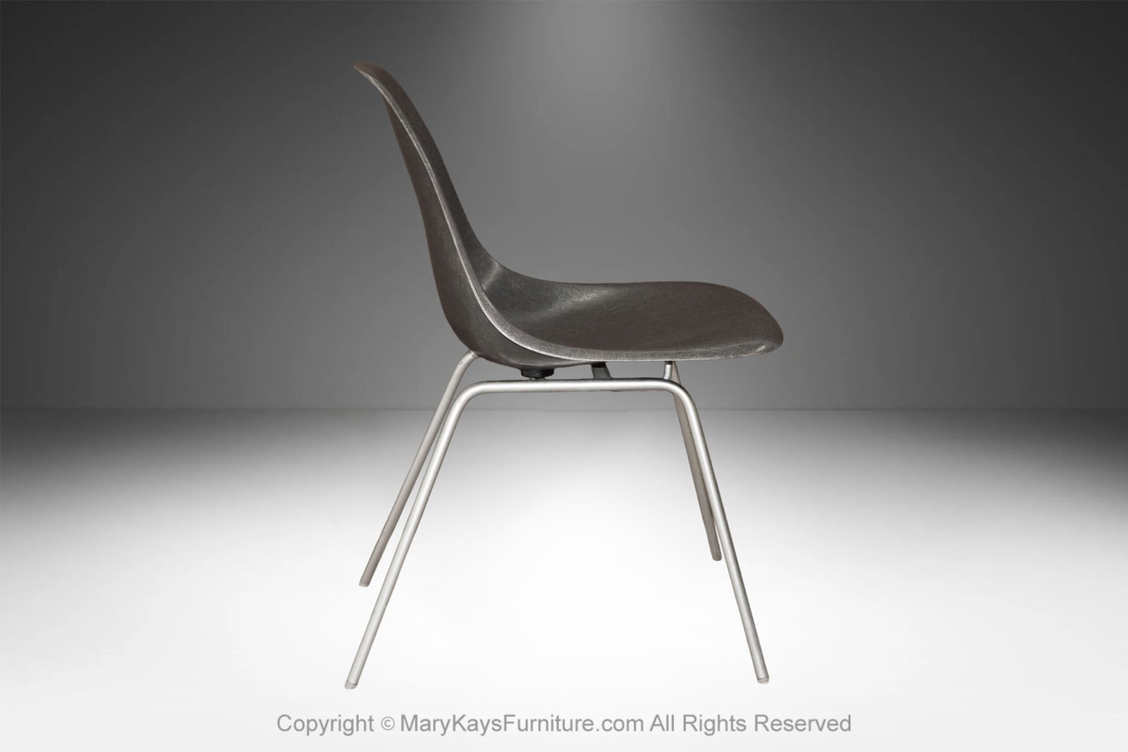 Herman-Miller-Eames-molded-fiberglass-shell-side-chair-2.jpg