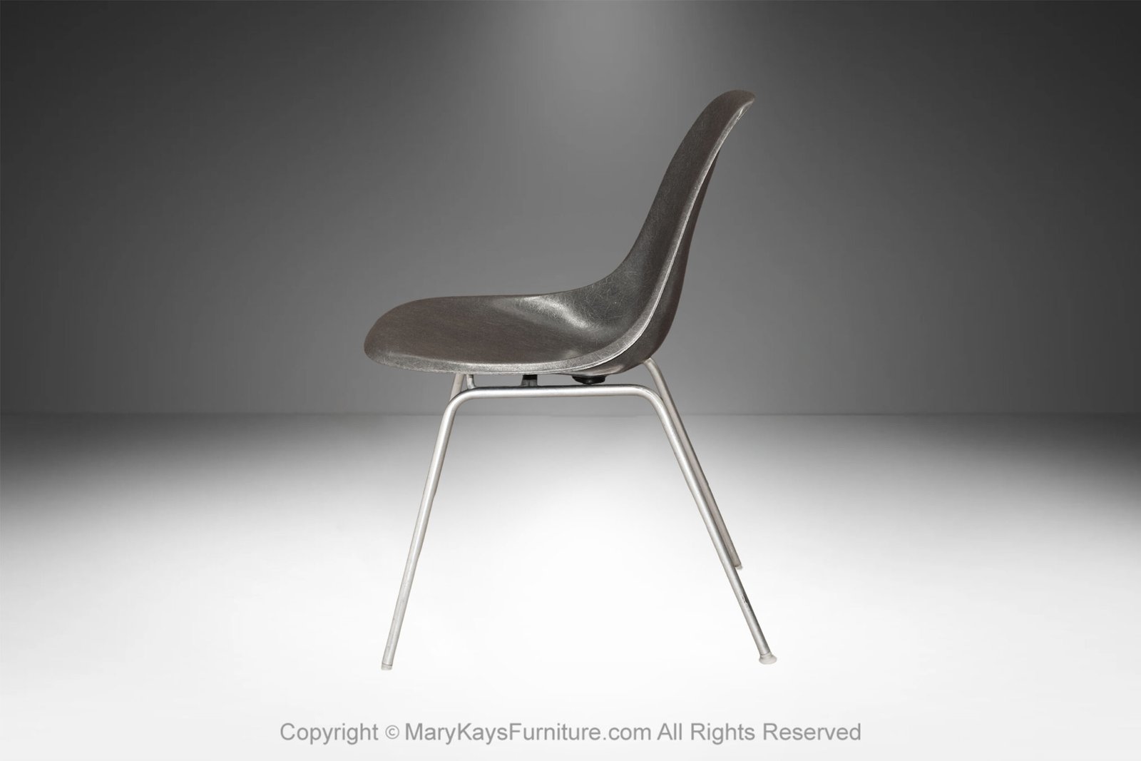 Herman-Miller-Eames-molded-fiberglass-shell-side-chair-4.jpg