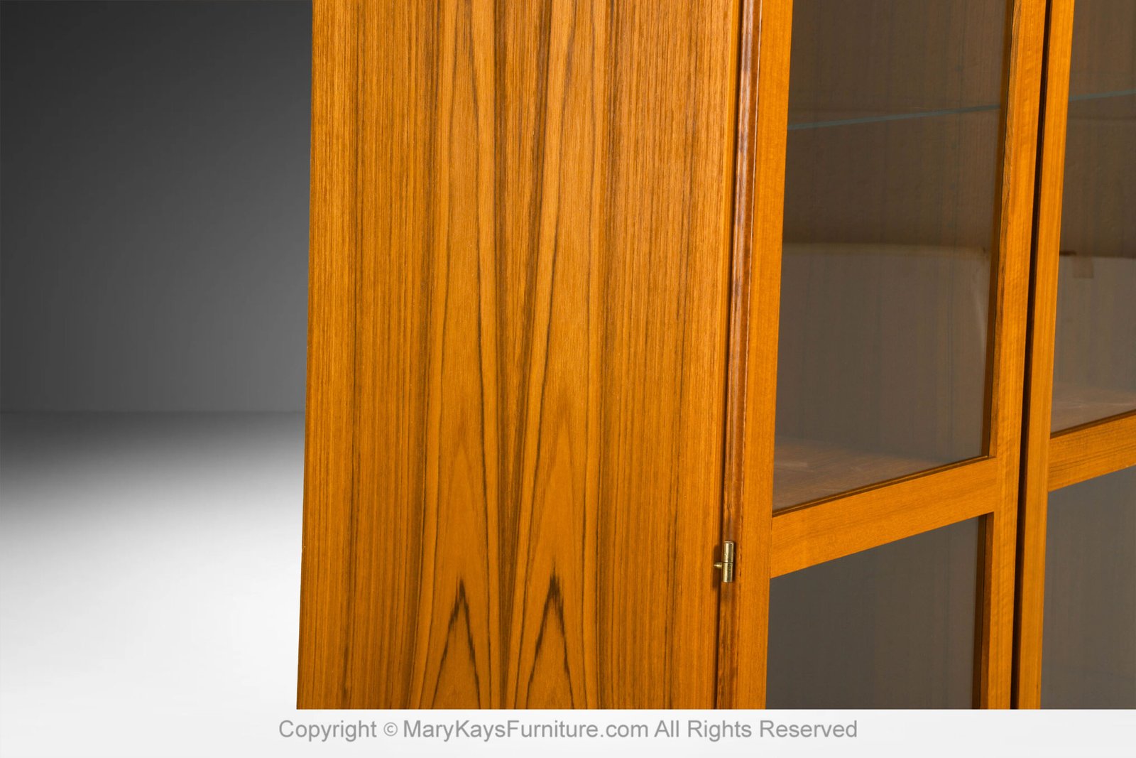 Danish-Mid-Century-Teak-Display-Cabinet-by-Skovby-3-2.jpg